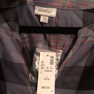Avenue NWT plaid top 14/16
